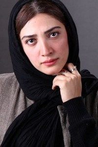مینا ساداتی